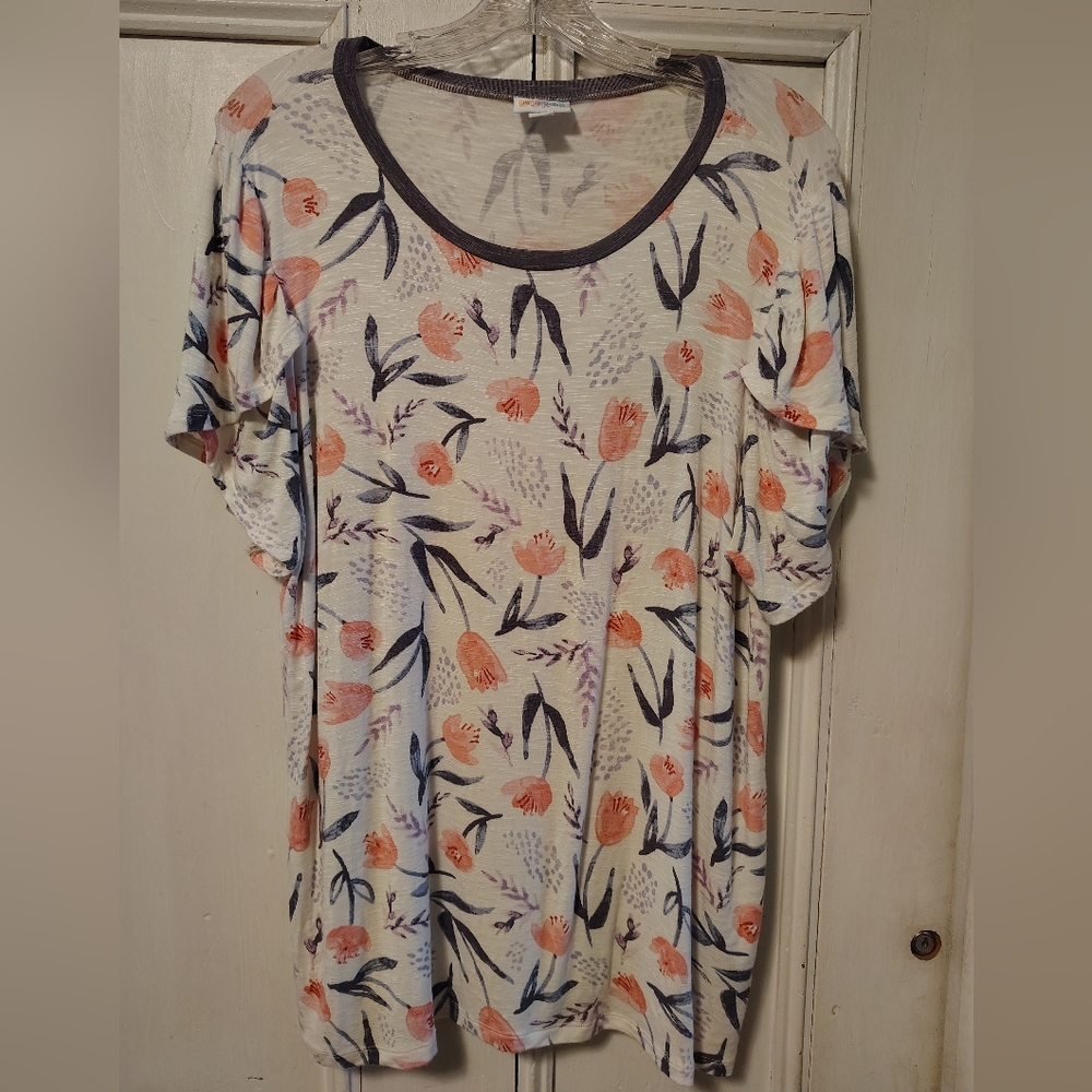 LuLaRoe Olive Tee Size Large floral